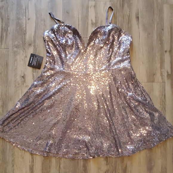 Charlotte Russe Dresses & Skirts - Charlotte Russe Sequin Dress